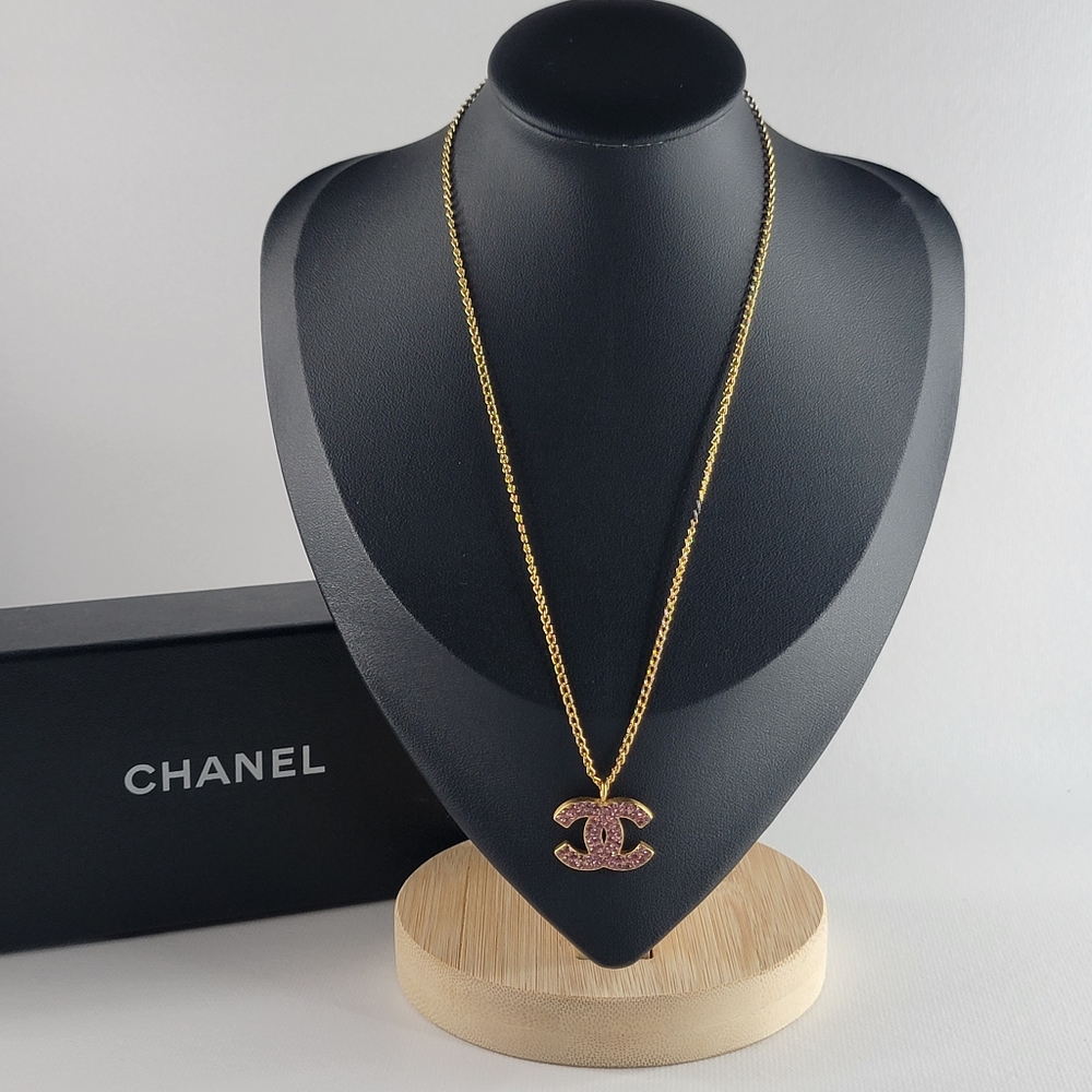 CHANEL CC Logo Gold Tone with Pink Rhinestone Necklace - Picture 1 of 11